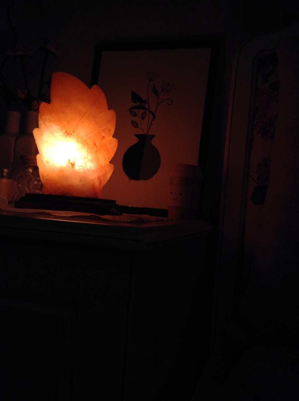 Leaf Crafted Salt Lamp (Khewra Mines)